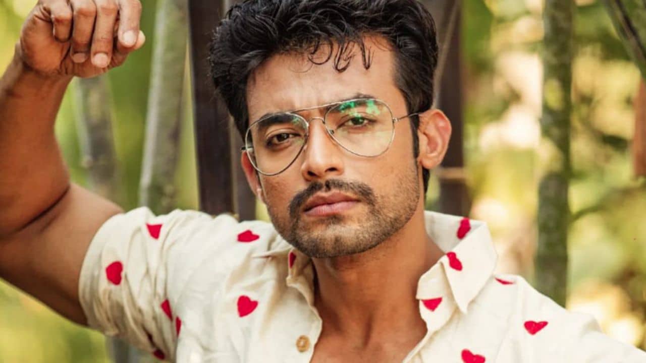 Ranojoy Bishhnu আমার গল্প এখানেই শেষ... আচমকা পোস্ট রণজয়ের, কী হল?