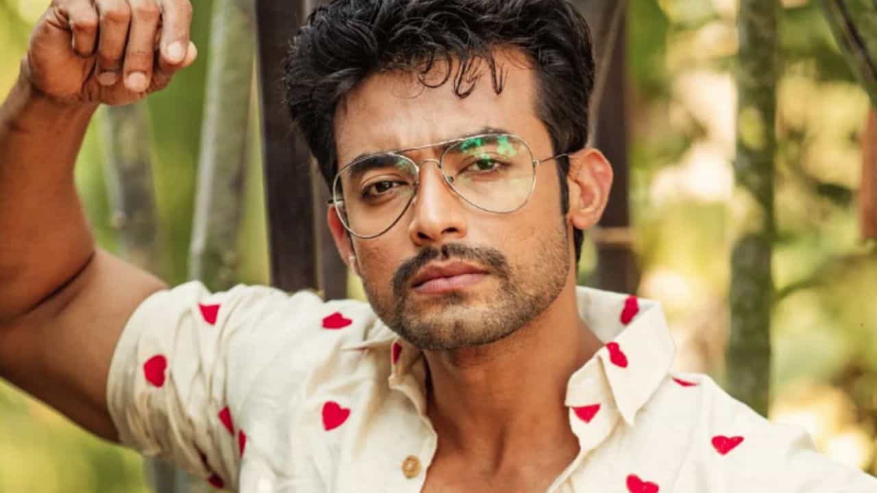 Ranojoy Bishhnu 'আমার গল্প এখানেই শেষ... আচমকা পোস্ট রণজয়ের, কী হল? Ranojoy Bishhnu 'আমার গল্প এখানেই শেষ... আচমকা পোস্ট রণজয়ের, কী হল?