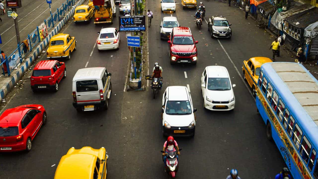 Kolkata Road Name Change: লেনিন সরণি থেকে কার্ল মার্কস...তালিকায় মেয়ো রোডও! কোন কোন রাস্তার নাম বদলাতে পারে? জানিয়ে দিলেন তথাগত রায় Kolkata Road Name Change: লেনিন সরণি থেকে কার্ল মার্কস...তালিকায় মেয়ো রোডও! কোন কোন রাস্তার নাম বদলাতে পারে? জানিয়ে দিলেন তথাগত রায়