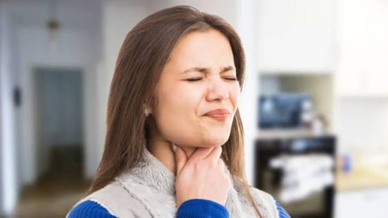 Swallowing Thread Risks: সুতো গিলে ফেললে শরীরে কী ঘটে জানেন? এরকমটি হলে কী করবেন?