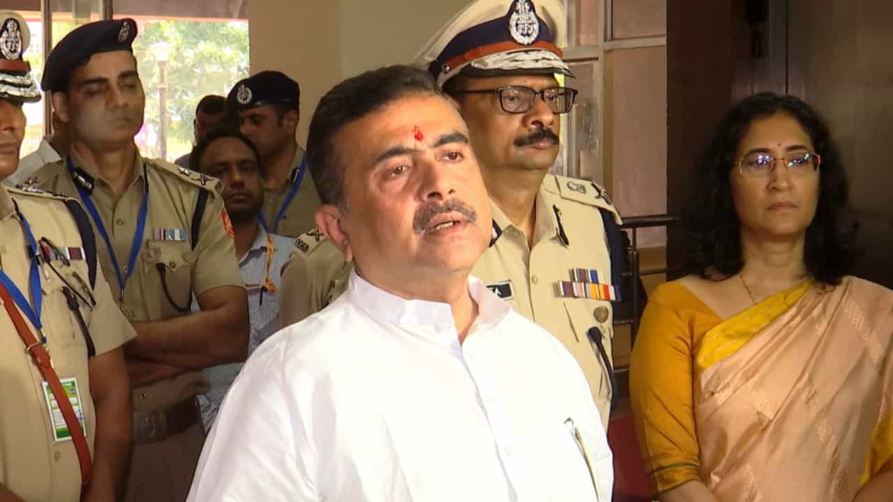 West Bengal NEWS Live Updates: ইচ্ছাকৃতভাবে যানজট দেখলে ফোন করুন এই নম্বরে, জানিয়ে দিলেন CM West Bengal NEWS Live Updates: ইচ্ছাকৃতভাবে যানজট দেখলে ফোন করুন এই নম্বরে, জানিয়ে দিলেন CM