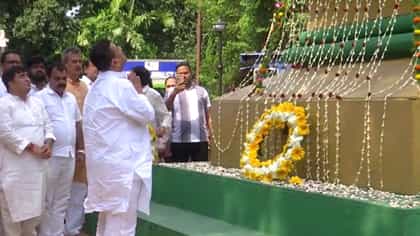 Live:মাতঙ্গিনী হাজরার মূর্তিতে মাল্যদান মুখ্যমন্ত্রী শুভেন্দু অধিকারীর