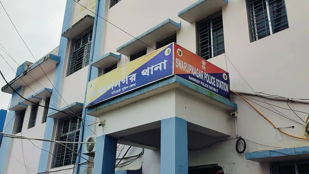 Arrest: নাবালিকাদের শ্লীলতাহানির অভিযোগ, গা ঢাকা দিয়েও হল না লাভ, গ্রেফতার