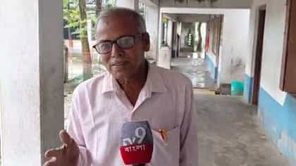 বেতন শুধু ১ টাকা! অবসরের পরও স্কুলই জীবন গঙ্গাধর পালের