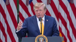 H-1B Visa Rules: H-1B-র পর H-4 ভিসায় কোপ! স্বামী-স্ত্রীর চাকরির অনুমতি কেড়ে নেবে আমেরিকা?