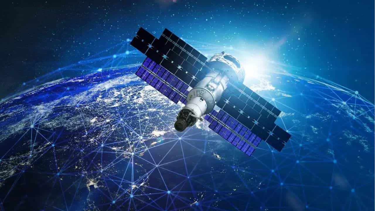 American spy satellite: অক্টোবরেই মহাকাশে হবে প্রথম 'গ্রেফতারি', কাকে পাঠাচ্ছে নাসা? American spy satellite: অক্টোবরেই মহাকাশে হবে প্রথম 'গ্রেফতারি', কাকে পাঠাচ্ছে নাসা?