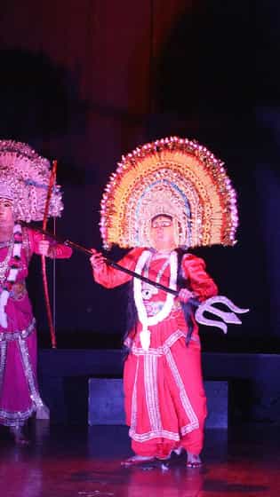 উৎসবের মরশুমেও চিন্তায় ছৌ শিল্পীর...