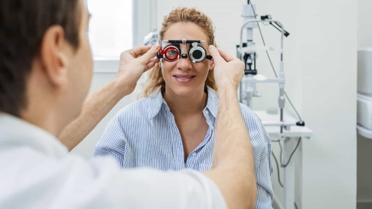 Eye health tips: শুধু গাজর নয়, চোখ ভালো রাখতে দরকার এই '২০-২০-২০' ফর্মুলা! ব্যবহারের সঠিক নিয়ম জানেন? Eye health tips: শুধু গাজর নয়, চোখ ভালো রাখতে দরকার এই '২০-২০-২০' ফর্মুলা! ব্যবহারের সঠিক নিয়ম জানেন?