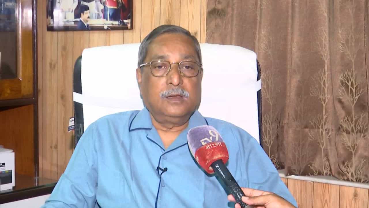 TMC Rift: তৃণমূলের নাম ও প্রতীক ফ্রিজ হওয়ায় কাকলিদের কি সুবিধা হল? হাইকোর্টের অবসরপ্রাপ্ত প্রধান বিচারপতি দেবাশিস করগুপ্ত যা বললেন... TMC Rift: তৃণমূলের নাম ও প্রতীক ফ্রিজ হওয়ায় কাকলিদের কি সুবিধা হল? হাইকোর্টের অবসরপ্রাপ্ত প্রধান বিচারপতি দেবাশিস করগুপ্ত যা বললেন...