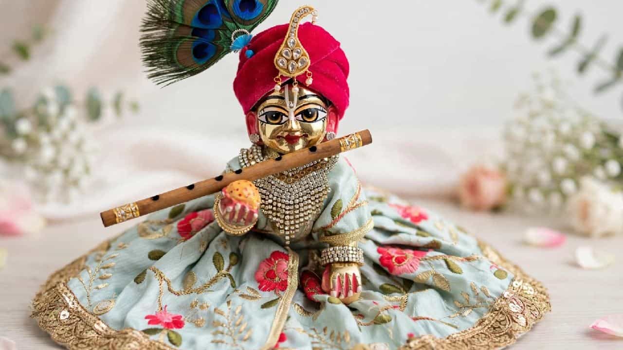 Janmashtami significance: শ্রীকৃষ্ণের নাম ‘কৃষ্ণ’ কে রেখেছিলেন? জানুন নামকরণের আসল রহস্য ও ইতিহাস Janmashtami significance: শ্রীকৃষ্ণের নাম ‘কৃষ্ণ’ কে রেখেছিলেন? জানুন নামকরণের আসল রহস্য ও ইতিহাস