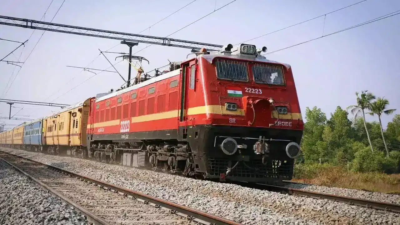 Train Ticket: ট্রেনে কড়া চেকিং, টিকিট ছাড়াও সঙ্গে রাখতে হবে এই বিশেষ নথি, ১ অক্টোবর থেকে বদলে যাচ্ছে নিয়ম Train Ticket: ট্রেনে কড়া চেকিং, টিকিট ছাড়াও সঙ্গে রাখতে হবে এই বিশেষ নথি, ১ অক্টোবর থেকে বদলে যাচ্ছে নিয়ম