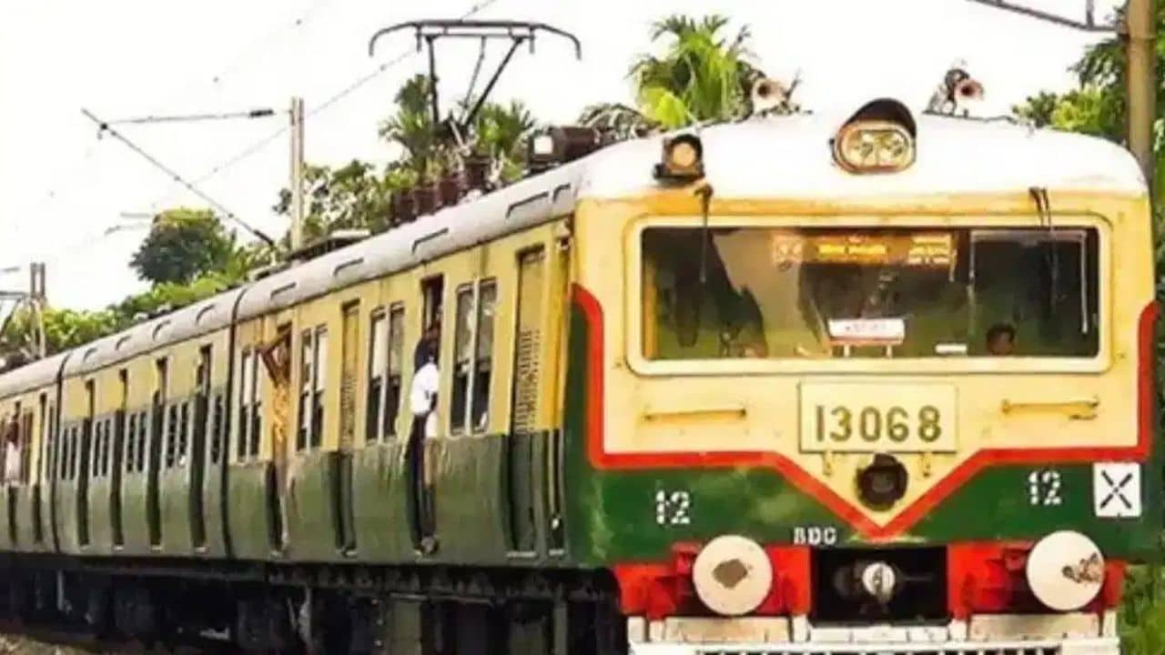 Indian Railways: ট্রেন ছাড়ার সময় কেন ঝাঁকুনি হয়?