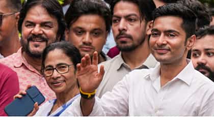সিপিআইএম-কংগ্রেসের সঙ্গে কথা বলার পরই দিল্লি যাচ্ছেন মমতা-অভিষেক