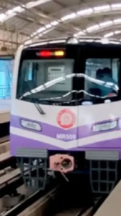 সকাল থেকে ভোগান্তি মেট্রো যাত্রীদের! কখন স্বাভাবিক হবে?