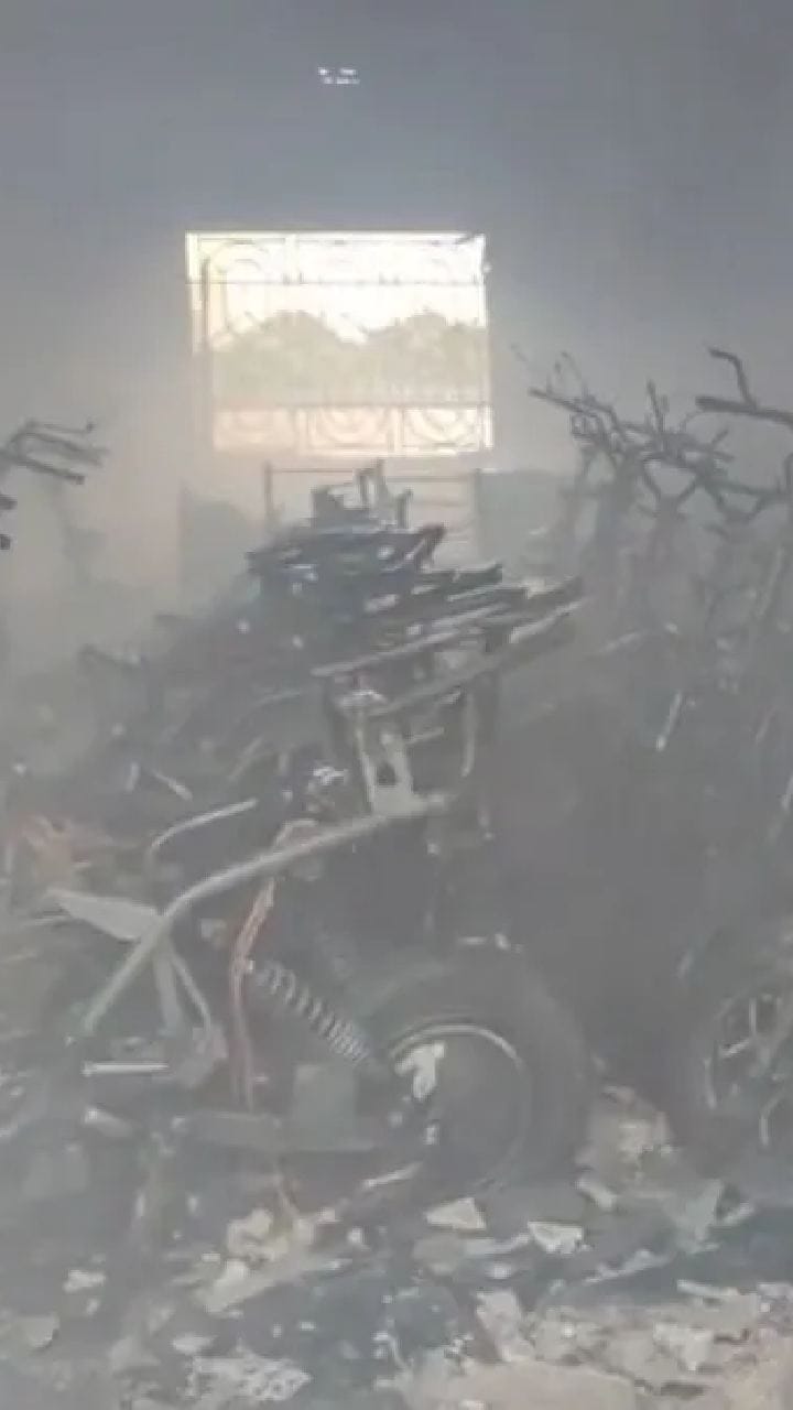 পানাগড়ে অগ্নিকাণ্ড, পুড়ে ছাই স্কুটারের শোরুম!