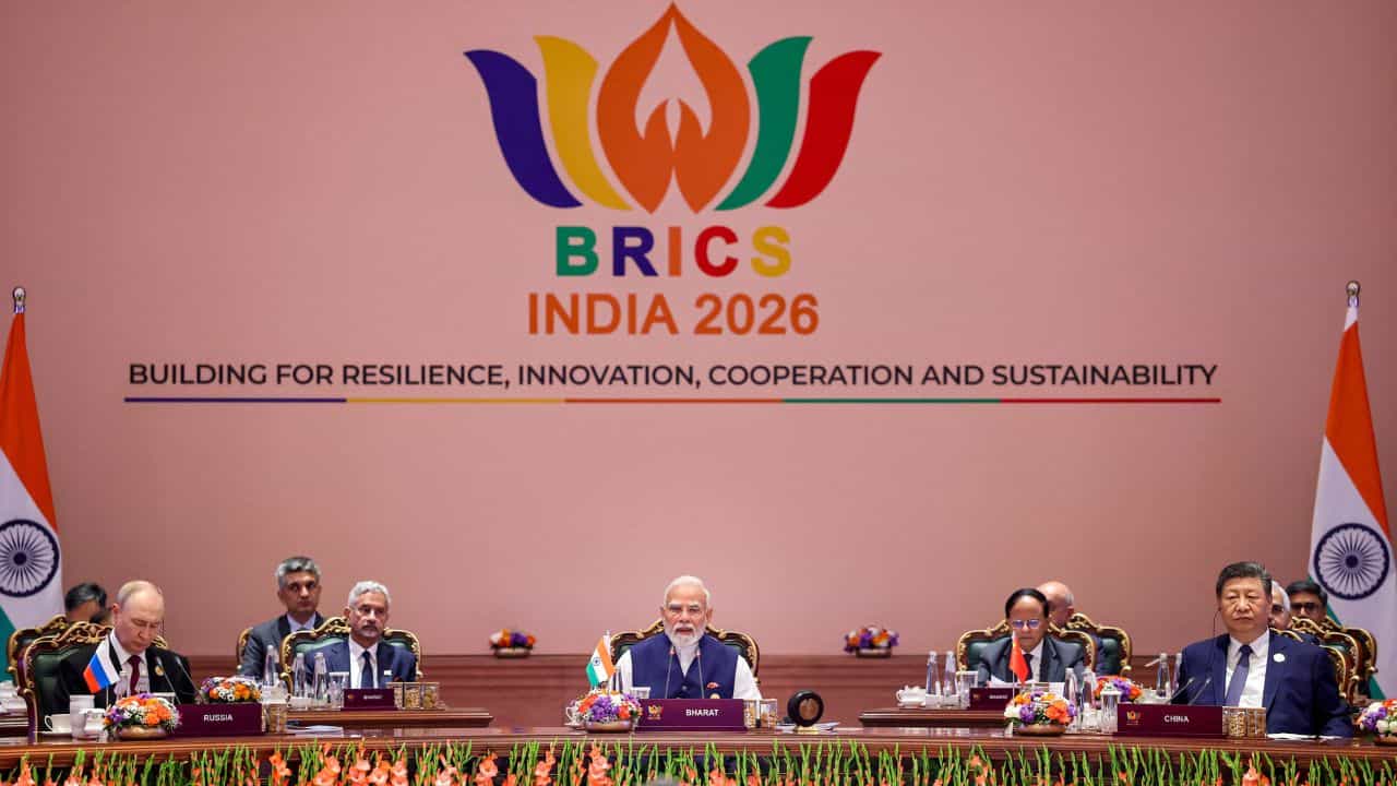 BRICS Summit PM Modi: জিনপিংয়ের সামনে বসেই বিরল মৃত্তিকা ও খনিজ নিয়ে বড় বার্তা প্রধানমন্ত্রী মোদীর, কী বললেন বেজিংকে? BRICS Summit PM Modi: জিনপিংয়ের সামনে বসেই বিরল মৃত্তিকা ও খনিজ নিয়ে বড় বার্তা প্রধানমন্ত্রী মোদীর, কী বললেন বেজিংকে?