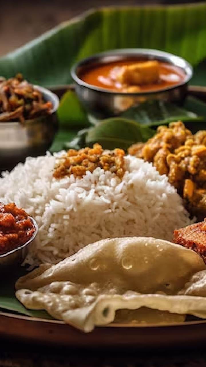 বিরিয়ানি, মোঘলাই নাকি দুই বাংলার রান্না? পুজোর পাঁচ দিন কী মেনু?