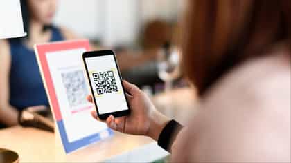 QR Code স্ক্যান করে পেমেন্ট করেন? জালিয়াতি থেকে বাঁচার সহজ উপায় জানেন?