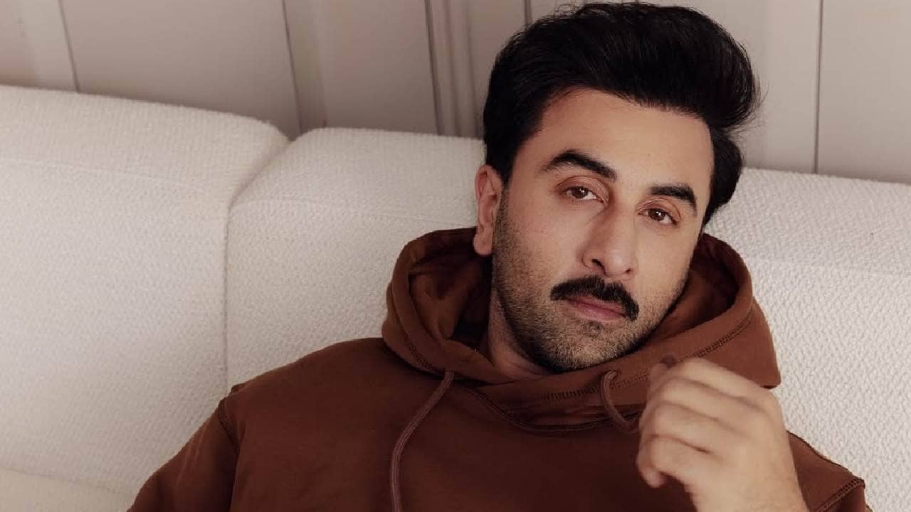 Ranbir Kapoor net worth: আড়াইশো কোটির বাংলো, গ্যারাজে সাড়ে তিন কোটির গাড়ি! কত সম্পত্তির মালিক রণবীর?