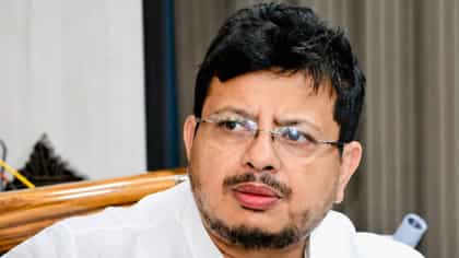 জোড়া ফুল পেলেন না, এই ৩ প্রতীক বেছে নিলেন ঋতব্রতরা