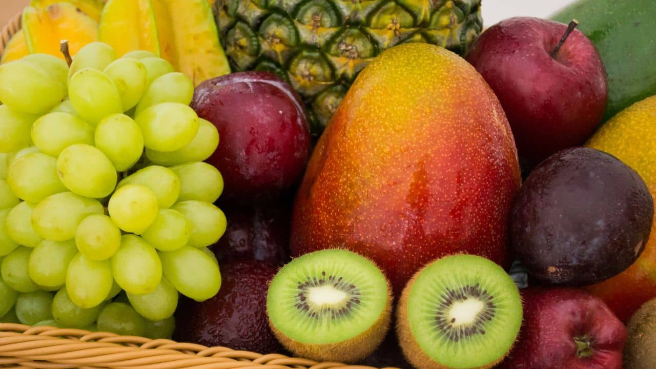 Fresh Fruits: কেনা ফল ভাল না খারাপ, বুঝবেন কীভাবে?