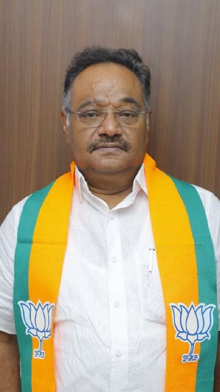 'দেশবিরোধী স্লোগান যারা লিখবে, তাদের যেন পুলিশ সুস্থ না রাখে...'