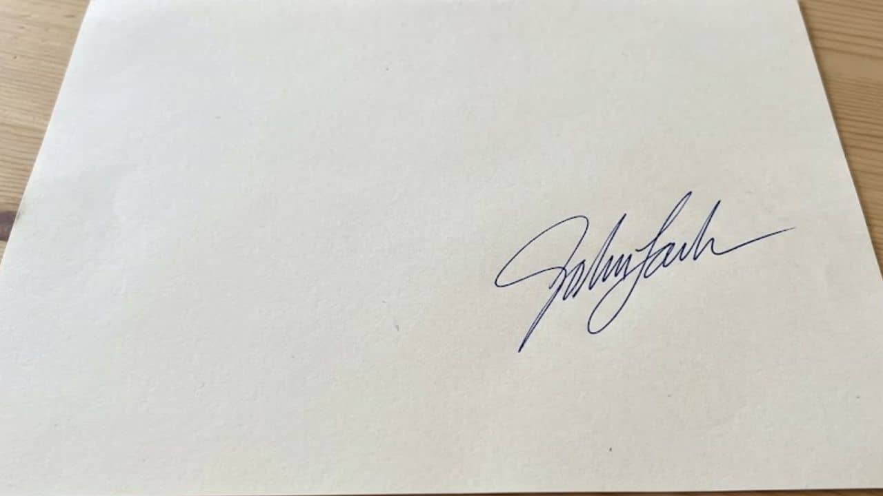 Blank Paper Signature: সাদা কাগজে সই করিয়ে নিলেই কি সম্পত্তি বেহাত হয়ে যায়? কী বলে আইন