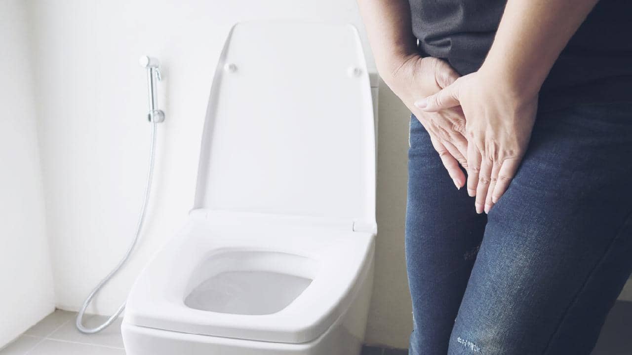 Stress urination: মিটিং বা ইন্টারভিউয়ের আগে বারবার টয়লেটে যেতে হয়? কোনও অসুখ নয়তো!