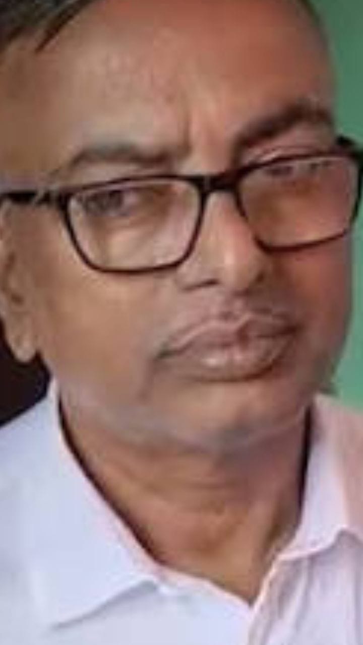 'কাজ করলে বেতন, কাজ না করলে ঘুষ...'