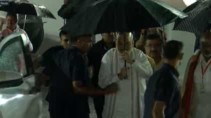 বৃষ্টির মধ্যেই পুজোর বাংলায় অমিত শাহ, সেজে উঠছে শোভাবাজার রাজবাড়ি
