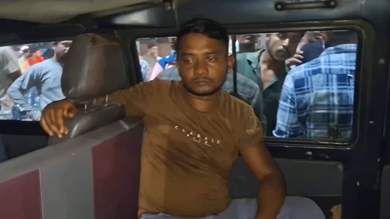 Bardhaman News: গাড়ি তল্লাশি চালাতেই মাথায় হাত, পুজোর আগে যা এল...