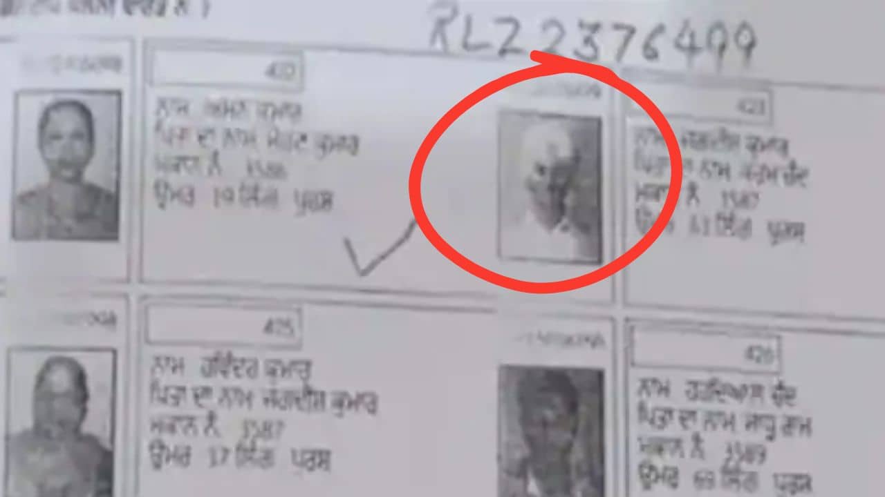SIR বিতর্কের আবহেই খসড়া ভোটার লিস্টে ভগৎ সিংয়ের ছবি! কী ব্যাখ্যা দিল কমিশন?