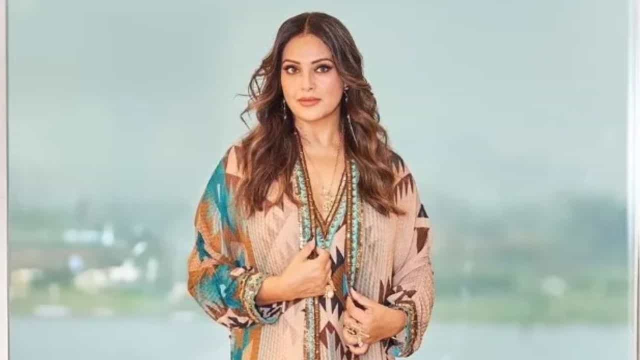 Bipasha Basu: ৬ বছরের বিরতি শেষ, অভিনয়ে ফিরছেন বিপাশা, কোন ছবিতে দেখা যাবে? Bipasha Basu: ৬ বছরের বিরতি শেষ, অভিনয়ে ফিরছেন বিপাশা, কোন ছবিতে দেখা যাবে?