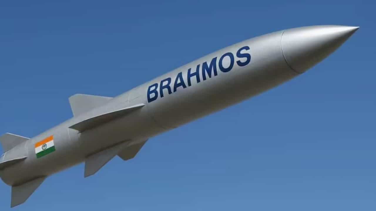 BrahMos: আরও দূরের বস্তুই লক্ষ্য়! ব্রহ্মসের পরবর্তী প্রজন্মের ক্ষেপণাস্ত্র তৈরিতে উদ্যোগ ভারতের BrahMos: আরও দূরের বস্তুই লক্ষ্য়! ব্রহ্মসের পরবর্তী প্রজন্মের ক্ষেপণাস্ত্র তৈরিতে উদ্যোগ ভারতের