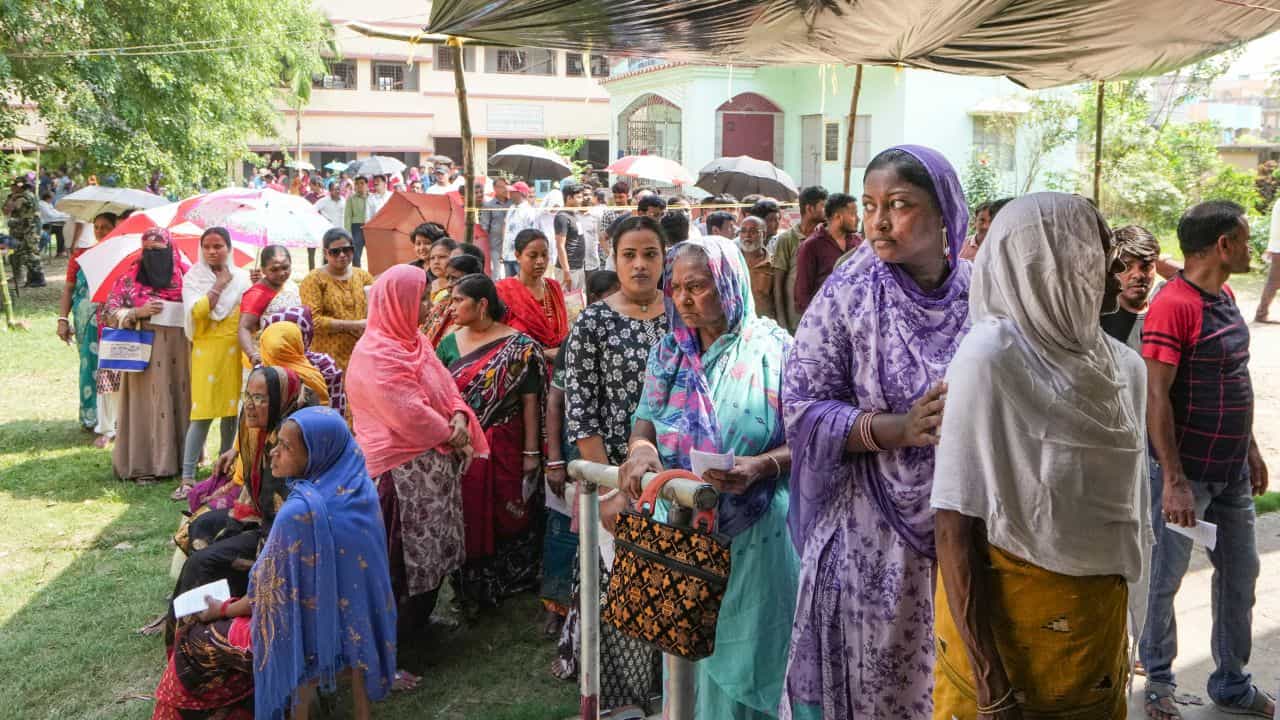 West Bengal ByElection 2026: নন্দীগ্রাম-রেজিনগরে আজ ভোটযুদ্ধ, বাহিনীর ঘেরাটোপে জোড়া কেন্দ্রে উপনির্বাচন West Bengal ByElection 2026: নন্দীগ্রাম-রেজিনগরে আজ ভোটযুদ্ধ, বাহিনীর ঘেরাটোপে জোড়া কেন্দ্রে উপনির্বাচন