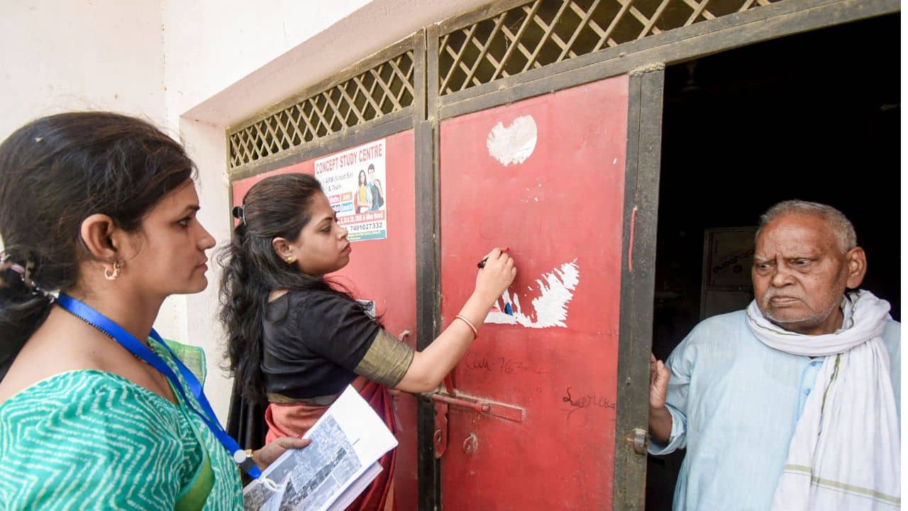Census 2026: জনগণনার কাজে এবার বেসরকারি স্কুলের শিক্ষকরাও! নিয়ম বদলে বড় সিদ্ধান্ত কেন্দ্রের
