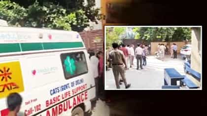 স্কুলের ভিতরে গায়ে আগুন দ্বাদশ শ্রেণির ছাত্রীর, উদ্ধার তিন পাতার নোট