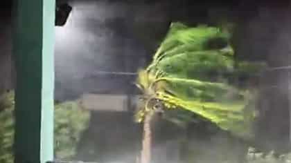 LIVE: অন্ধ্রের উপকূলে আছড়ে পড়ল 'অর্ণব', শুরু তাণ্ডব