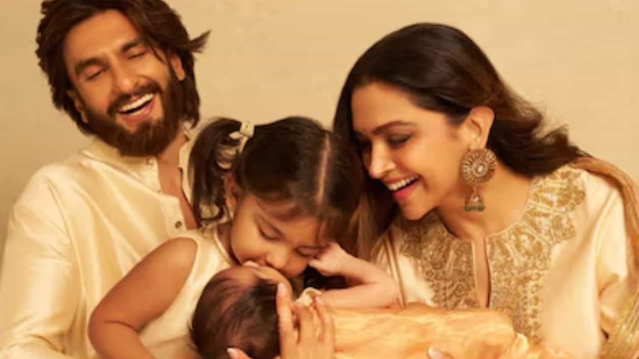 Deepika-Ranveer's Second Daughter Name: দুয়ার সঙ্গে নামে মিল, দ্বিতীয় সন্তানের নাম ঘোষণা দীপিকা-রণবীরের, দেখালেন ছোট রাজকন্যাকেও Deepika-Ranveer's Second Daughter Name: দুয়ার সঙ্গে নামে মিল, দ্বিতীয় সন্তানের নাম ঘোষণা দীপিকা-রণবীরের, দেখালেন ছোট রাজকন্যাকেও