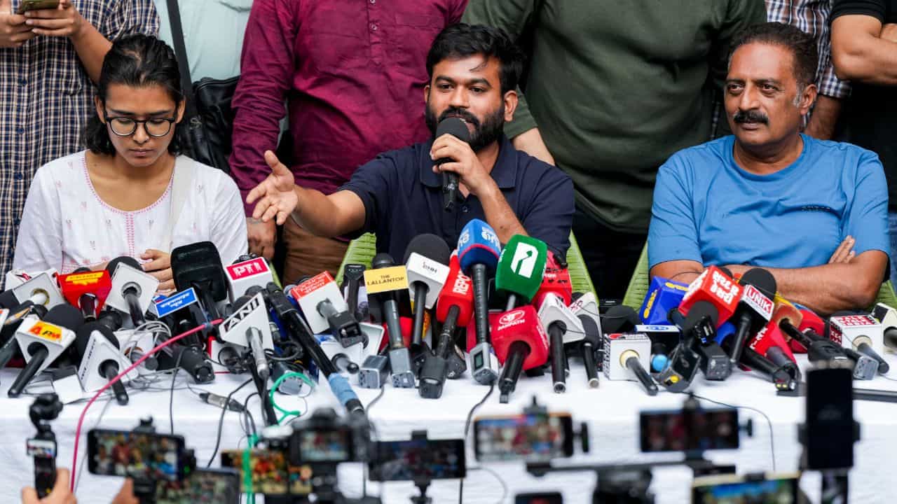 Delhi Protest: জাতীয় পতাকা নিয়ে জাতীয় সঙ্গীত গাওয়ার জন্য বিক্ষোভ দেখাতে পারবেন ১১ জন, সিজেপিকে কড়া বার্তা দিল্লি পুলিশের Delhi Protest: জাতীয় পতাকা নিয়ে জাতীয় সঙ্গীত গাওয়ার জন্য বিক্ষোভ দেখাতে পারবেন ১১ জন, সিজেপিকে কড়া বার্তা দিল্লি পুলিশের