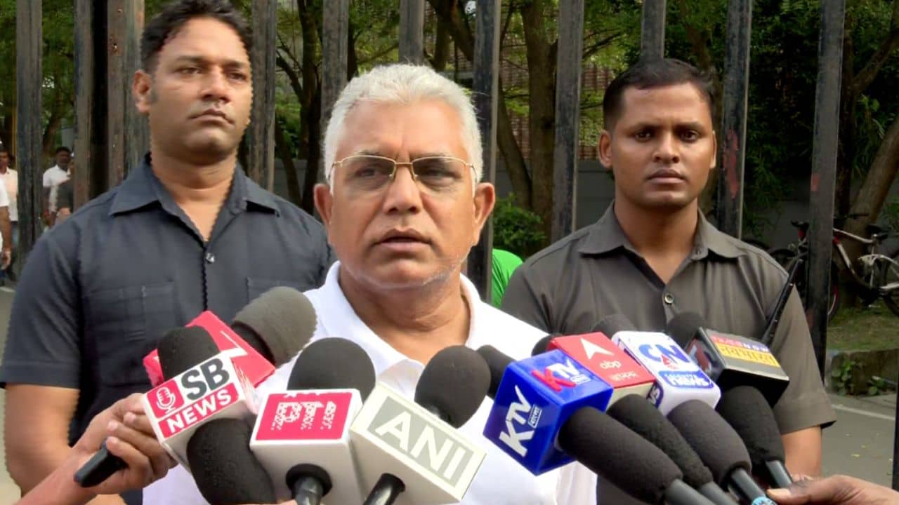 Dilip Ghosh: সিজেপি আন্দোলনকে ফ্যাশন কটাক্ষ দিলীপের, বিদেশি ফান্ডিংয়ের অভিযোগ বিধায়কের