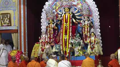 Live: আজ মহাষ্টমী, বেলুড়ে ভক্তদের ঢল, চলছে মণ্ডপে মণ্ডপে অঞ্জলি
