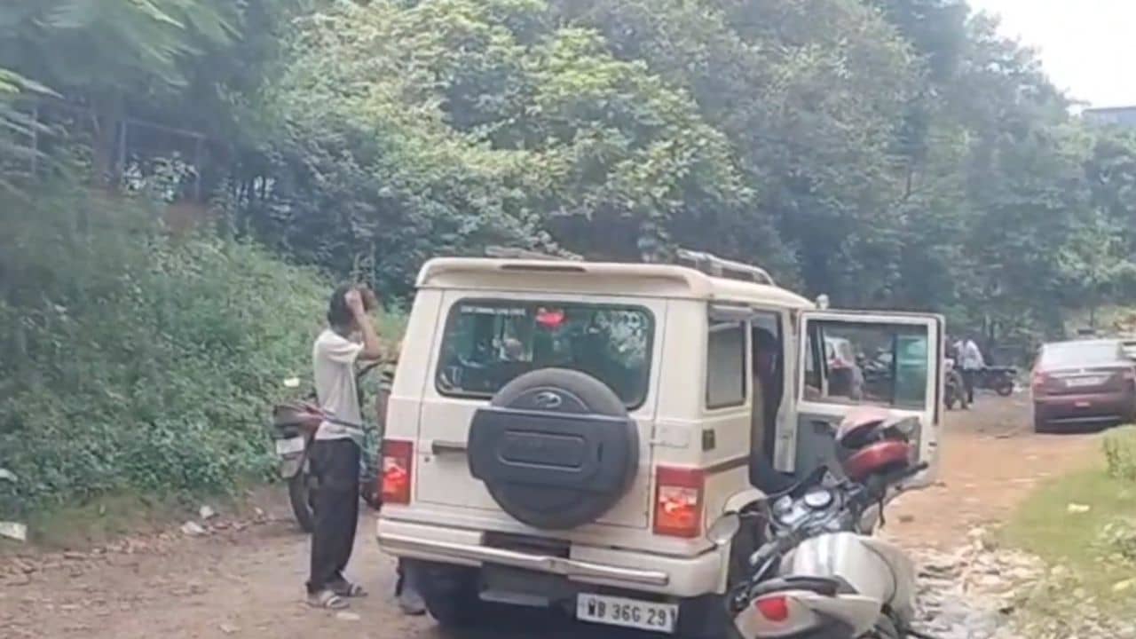 Durgapur: দিনমজুর দম্পতির নাবালিকা মেয়েকে ধর্ষণের অভিযোগ, গ্রেফতার