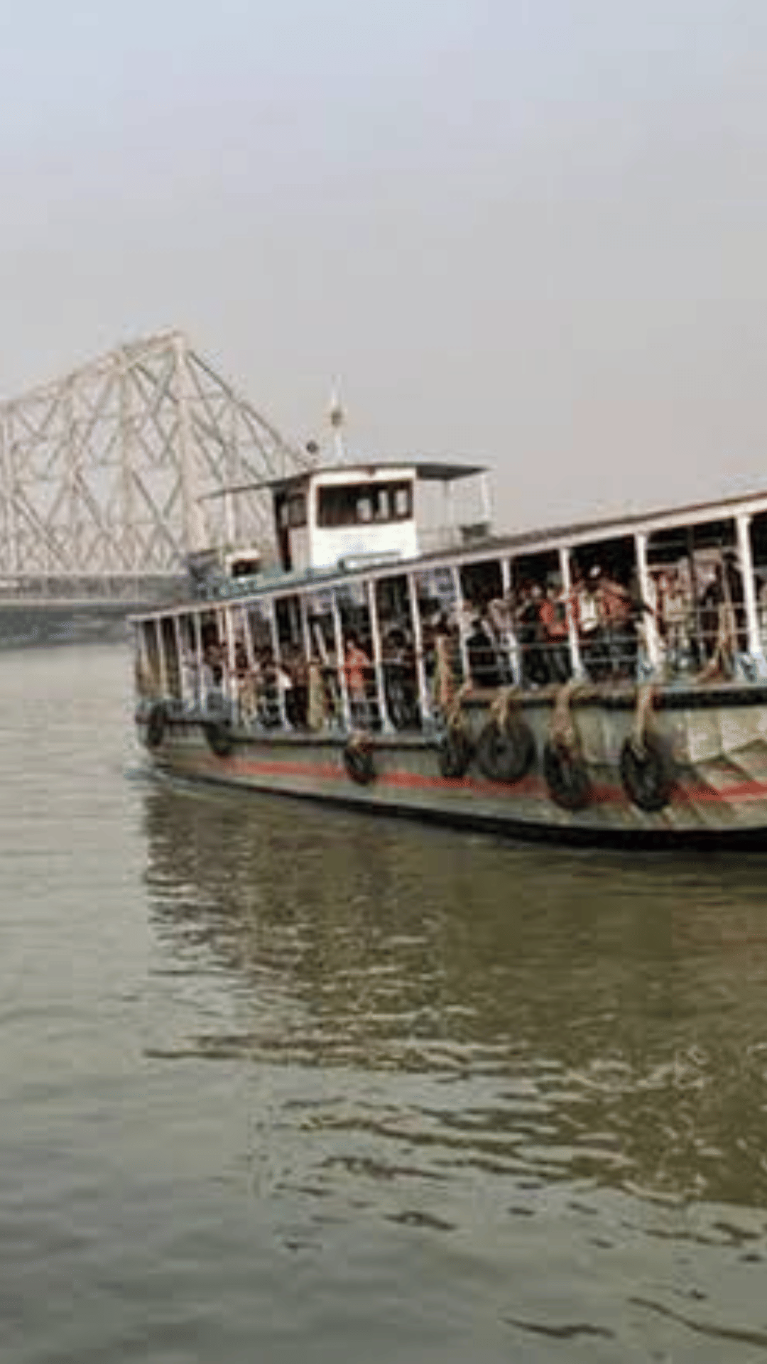 পুজোর মুখে হাওড়া ফেরি সার্ভিসে বড় ভোগান্তি?
