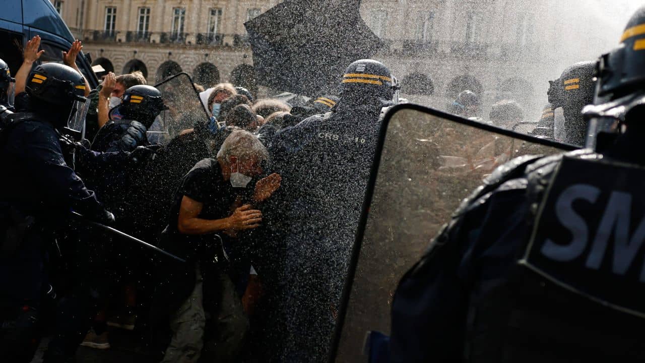 France Protests: ফ্রান্সে বিক্ষোভের পিছনে ইসলামপন্থী ও বামপন্থী নেটওয়ার্ক? ভারত পরবর্তী লক্ষ্য বলে সতর্ক করলেন মার্কিন সাংবাদিক