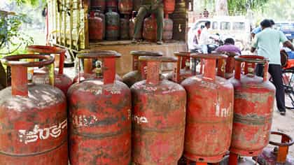 ফ্রি-তে ২টো LPG সিলিন্ডার দেবে রাজ্য সরকার, উৎসবের মরশুমে বিরাট ঘোষণা