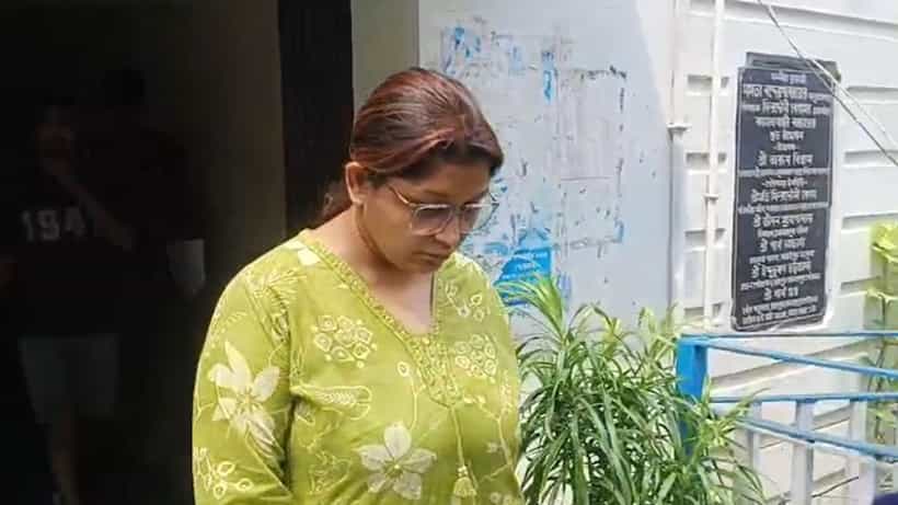 Narendrapur Fraud: মেসেজে পেমেন্ট সাকসেসফুল, অথচ পুরো টাকাই গায়েব! পুজোর মুখে গয়নার দোকানে নতুন ফাঁদ, গ্রেফতার মহিলা