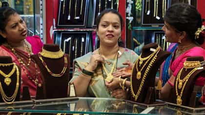 ১১ মাসে সর্বনিম্ন রুপোর দাম, লক্ষ্মীপুজোর আগেই কমে গেল সোনার দামও!