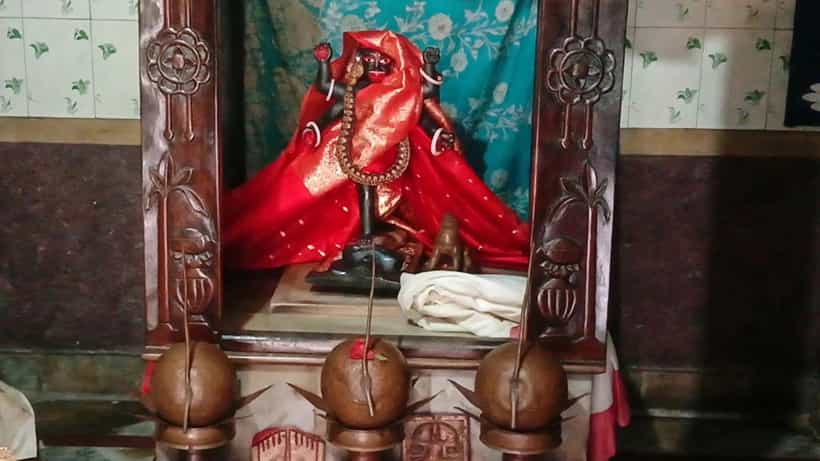 Maa Kali Idol in Baidyabati:এমনটা হবে কেউ ভাবেননি! লক্ষ্মীপুজোর দিন মা কালীর এমন রূপ দেখে চমকে গেলেন সকলে