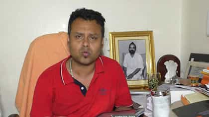 'গায়ে কেরোসিন ঢেলে আগুন জ্বালাব',দলকে আত্মহত্যার হুঁশিয়ারি কৌস্তভের?